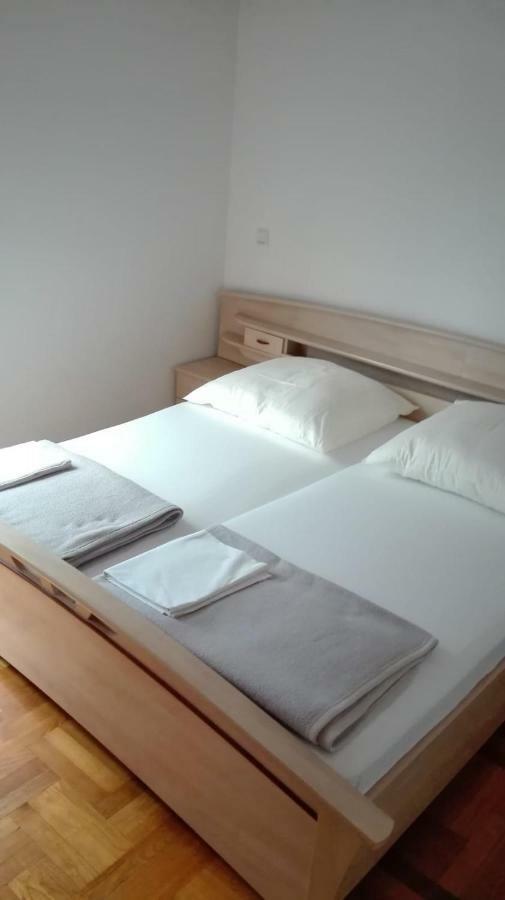 Apartmani "Radi" Baška Voda Extérieur photo