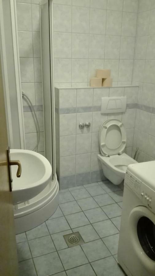 Apartmani "Radi" Baška Voda Extérieur photo