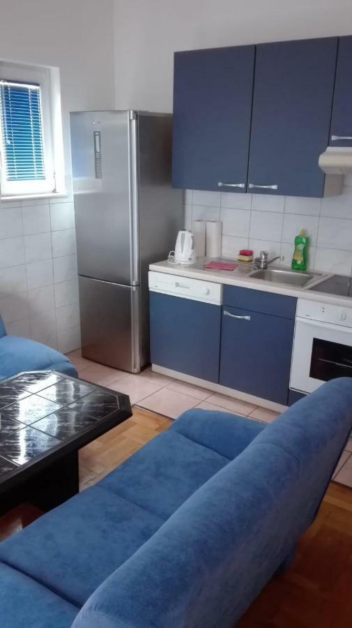 Apartmani "Radi" Baška Voda Extérieur photo