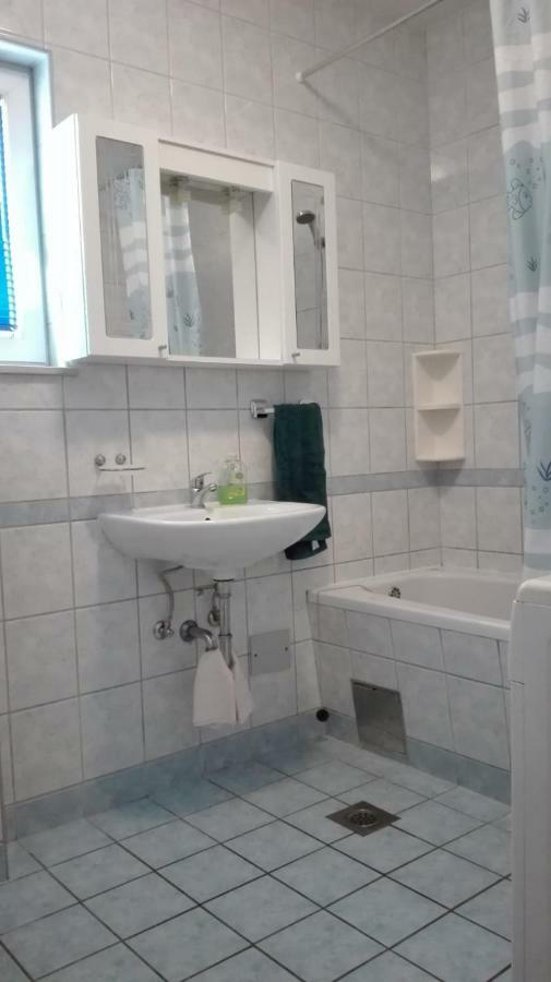Apartmani "Radi" Baška Voda Extérieur photo